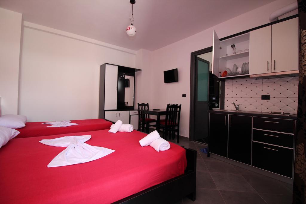 Hotel Ilio Ksamil Exterior photo